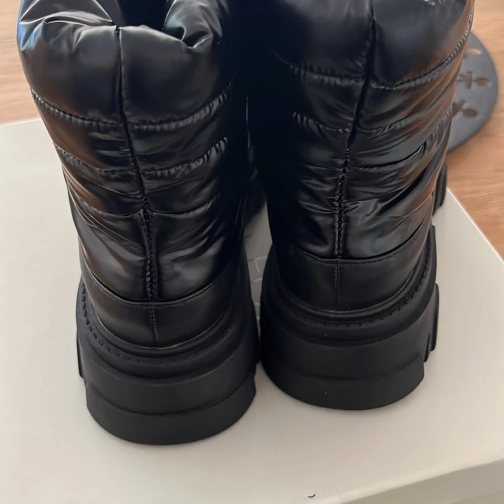 winter boots - Picture 4 of 9